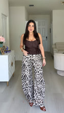 Load image into Gallery viewer, Leopard Barrel Jeans
