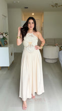 Load image into Gallery viewer, Larah Maxi Dress
