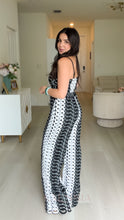 Load image into Gallery viewer, Very Chic Two Piece Set (2 colors)
