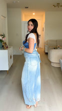 Load image into Gallery viewer, Leti Jeans
