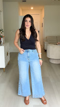 Load image into Gallery viewer, Pretty in Basic Jeans
