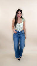 Load image into Gallery viewer, Vero Jeans
