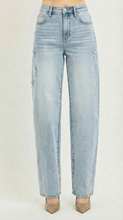 Load image into Gallery viewer, Regina Jeans
