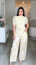 Load image into Gallery viewer, Yellow Flowers Embroidered Jeans
