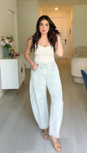 Load image into Gallery viewer, Jill Barrel Jeans
