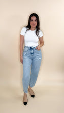 Load image into Gallery viewer, Gillie Cropped Jeans
