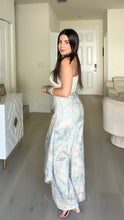 Load image into Gallery viewer, Greicy Floral Jeans
