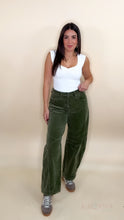 Load image into Gallery viewer, Corduroy Barrel Pants
