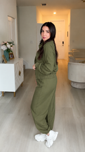 Load image into Gallery viewer, Eros Comfy Set - Dark Green
